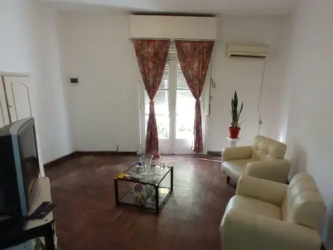 Abraham J. Luppi 1300 , Piso 1