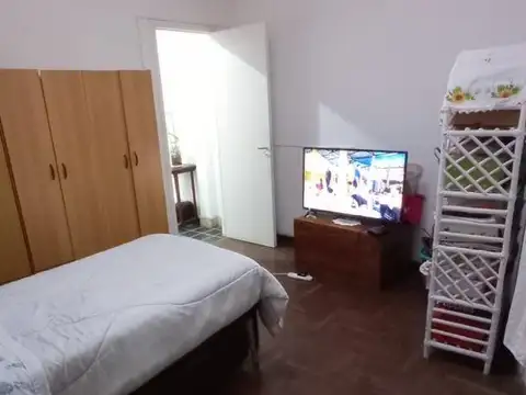 Depto Tipo Casa en Venta en Pompeya, USD 100.000