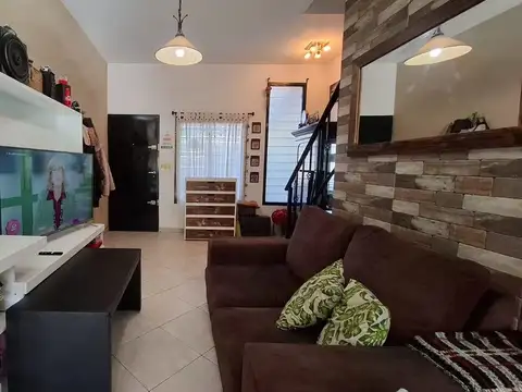 Depto Tipo Casa en Venta de 3 ambientes