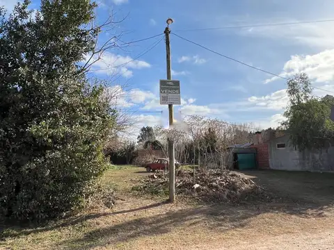 LOTE 410 M2. - SERV. LUZ - ZONA COLEGIO HORIZONTE - LOBOS 