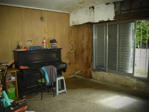 Casa 3 ambientes con 1 baño