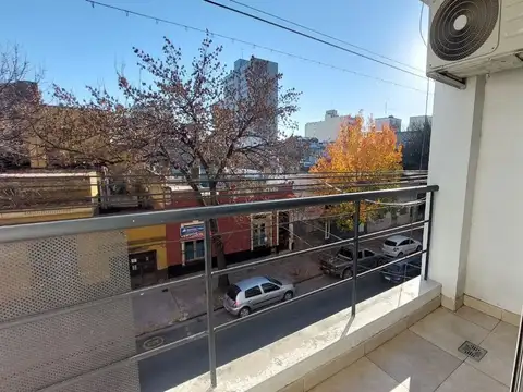 DEPARTAMENTO 2 AMBIENTES CON BALCON EN FLORESTA