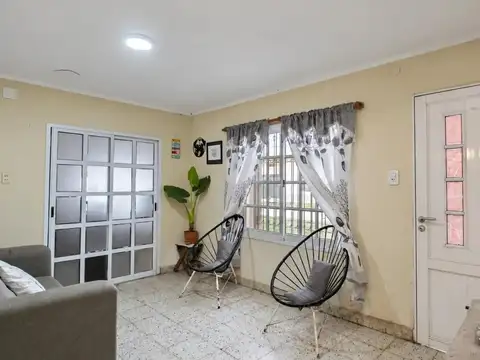Casa 5 ambientes con 3 baños