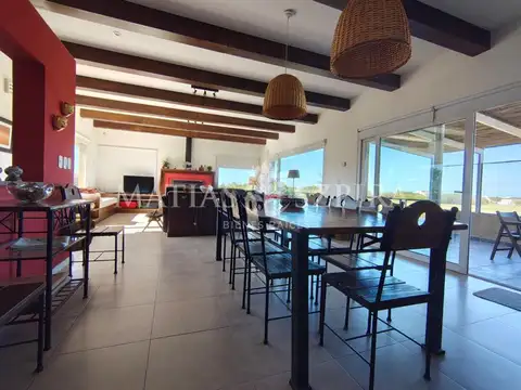Casa en Venta con 4 cocheras