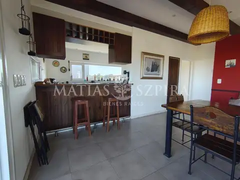 Casa 5 ambientes con 4 baños