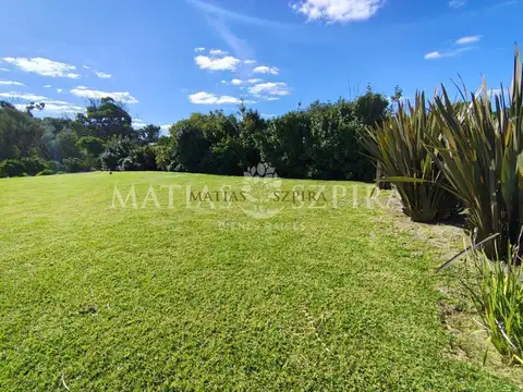 Casa en Venta con 4 cocheras