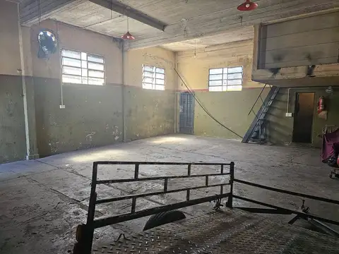 Galpon en Alquiler en Loma Hermosa, $ 900.000