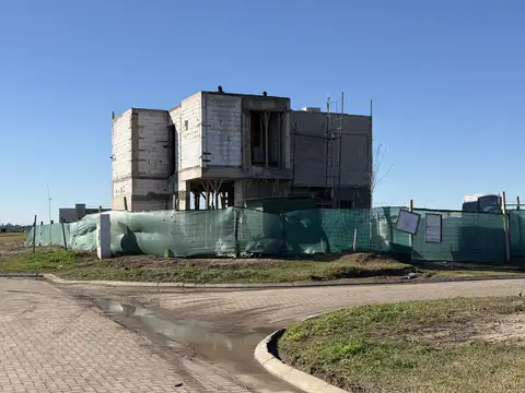 Casa en Venta Funes Lakes 3 Dormitorios 4 Banos de 173m2 Exclusivos Isla C Lote 56