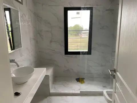 Casa en Alquiler de 4 dormitorios