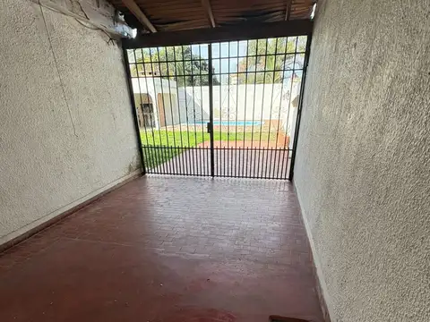 CASA EN ALQUILER - 2 PISOS C/COCHERA DOBLE