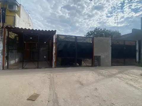 CASA EN VENTA CON PH ISIDRO CASANOVA