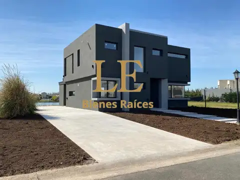 Casa en Venta en San Sebastián, USD 270.000