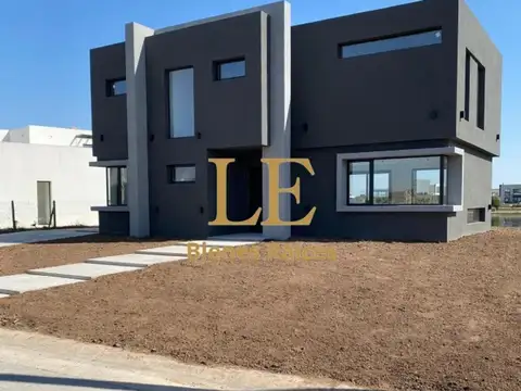 Casa en Venta en San Sebastián, USD 270.000