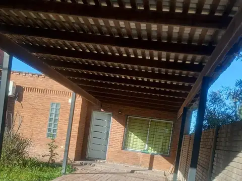 Casa 2dormitorios 2 baños 1 piscina
