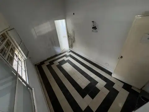 Av. Pres. Arturo U. Illia 800