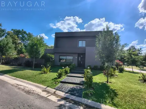 Venta - Casa en Pilar del Este - Santa Lucia