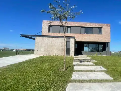 Casa en Venta en Belén de Escobar, USD 440.000