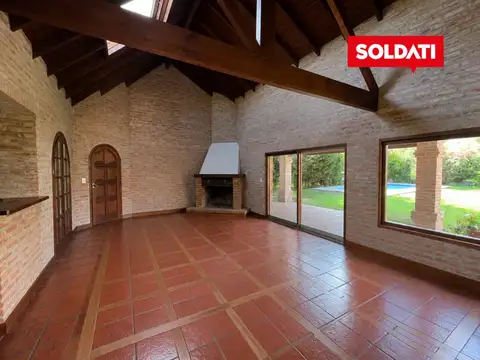 Casa en venta en El Estribo - cuarto en planta baja - hermoso jardín