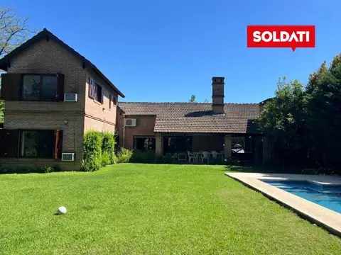 Casa en venta en El Estribo - cuarto en planta baja - hermoso jardín