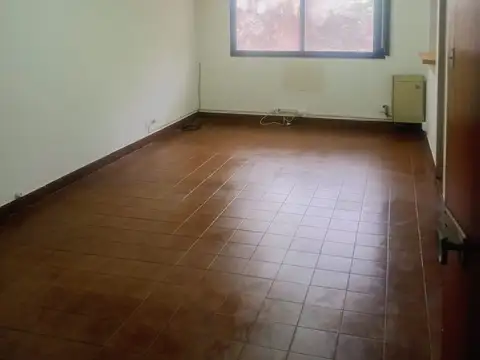 DEPARTAMENTO MUY LUMINOSO - BAJAS EXPENSAS