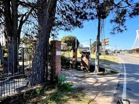 Excelente Casa En Barra De Carrasco 5 Dormitorios.