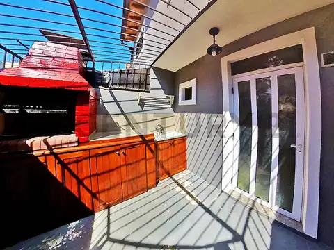 VENTA DUPLEX 4 AMBIENTES CON PATIO Y COCHERA EN MONTE GRANDE