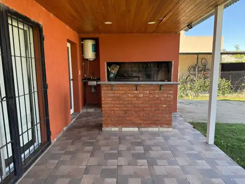 Casa 3 ambientes con 2 baños