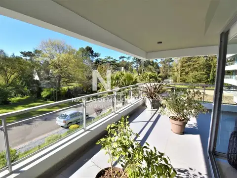 Departamento de 3 dormitorios en venta en  Rincón del Bosque.