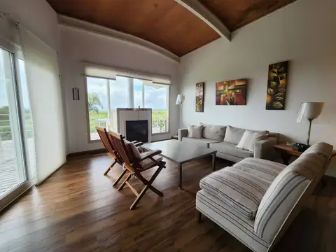 VENTA CASA 6 AMB EN  ISLA SANTA MONICA - TIGRE