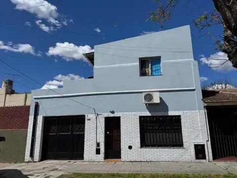 CASA 4 AMBIENTES EN VENTA EN LOMAS DE ZAMORA