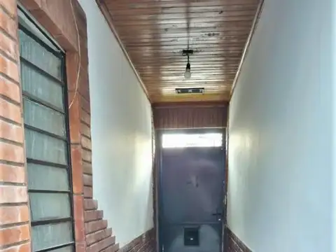 Casa 2 ambientes con 1 baño