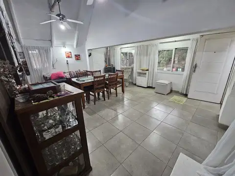 Casa 10 ambientes con 5 baños