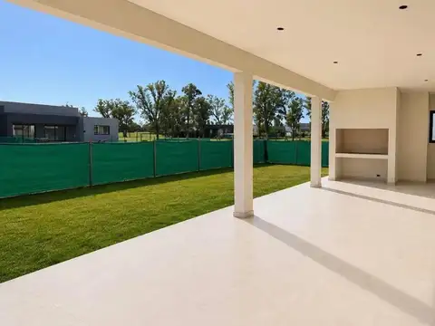 Gs Casa Venta con Pileta Barrio Santa ELENA