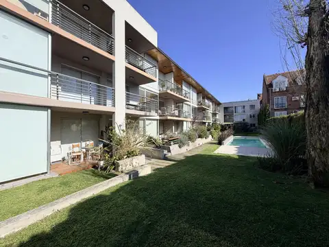 DEPARTAMENTO 3 AMBIENTES ALQUILER SAN ISIDRO COCHERA PISCINA JARDIN