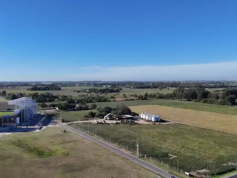 Avda .Damazo Valdez y Andres del Pozo