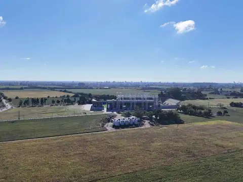 Avda .Damazo Valdez y Andres del Pozo