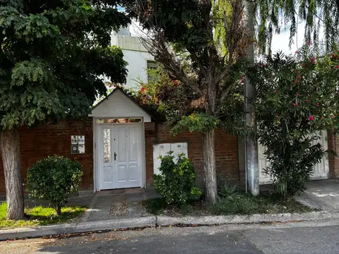 Dúplex en Venta en Barrio Santa Genoveva