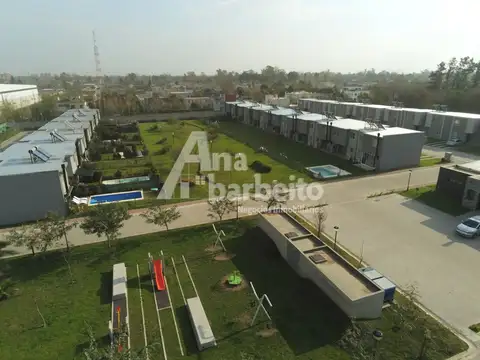 Casa en Venta en Garin, USD 158.000