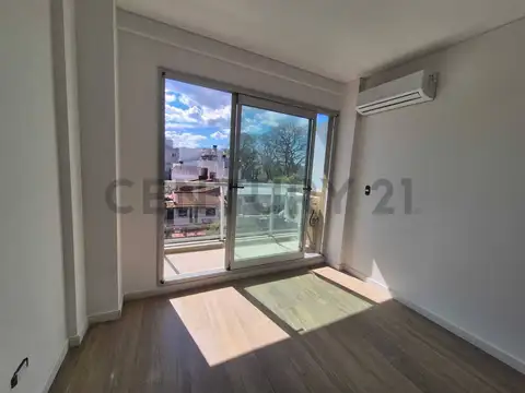 Tamborini 5100, Piso 0