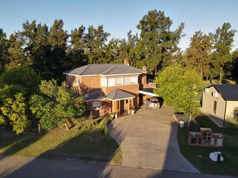 CASA VENTA 3 DORMITORIOS PISCINA BARRIO CERRADO ALDEA TENIS FISHERTON