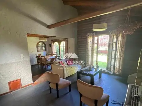Casa 4 ambientes con 2 baños
