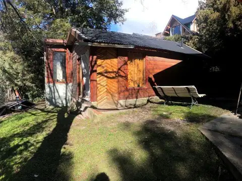 EXCELENTE CASA DE 3 DORMITORIOS Y MONOAMBIENTE EN MELIPAL