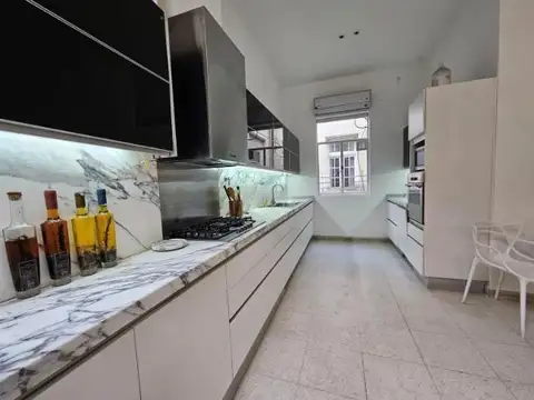 Espectacular departamento en alquiler 5 ambientes + dependencia