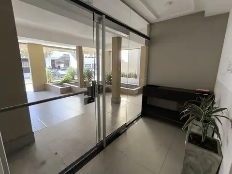 Cochera en Francia 1800, entre Moreno y Corrientes