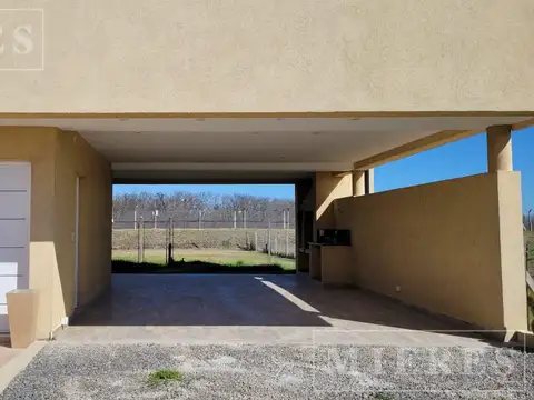 Casa en Alquiler de 4 dormitorios