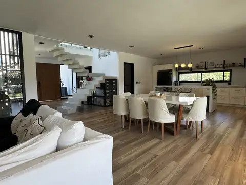 Casa en Venta de 4 dormitorios