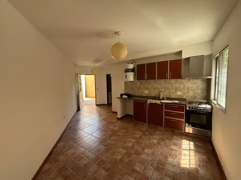alquiler PH 2 ambientes en planta baja con patio