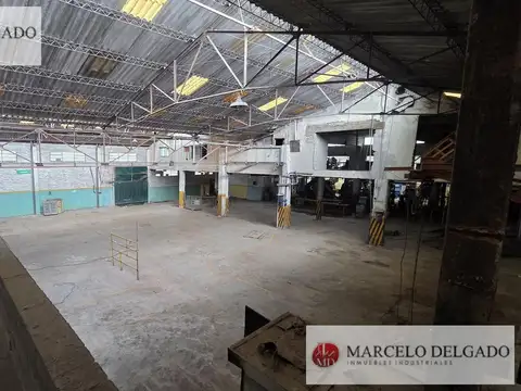 Deposito - Galpon de 600 m2   Oficinas 100 m2 - Alquiler  - Quilmes Oeste.