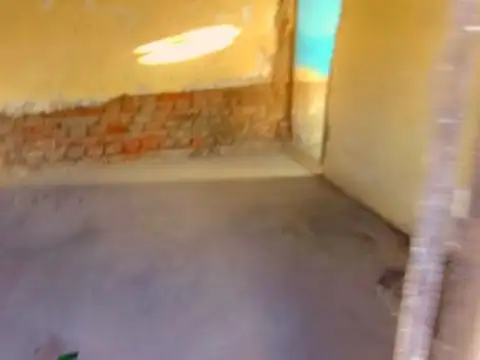 VENTA PROPIEDAD A REFACCIONAR O DEMOLER. SOBRE CALLE SARMIENTO