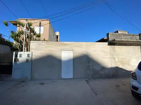 TERRENO EN VENTA - Morón (a diez cuadras de la estación)